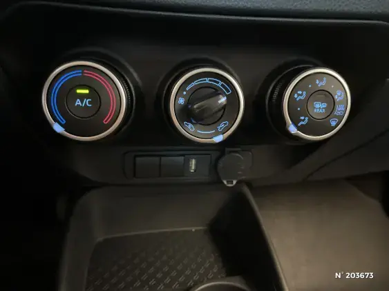 TOYOTA AYGO X - voiture d'occasion - Photo 31