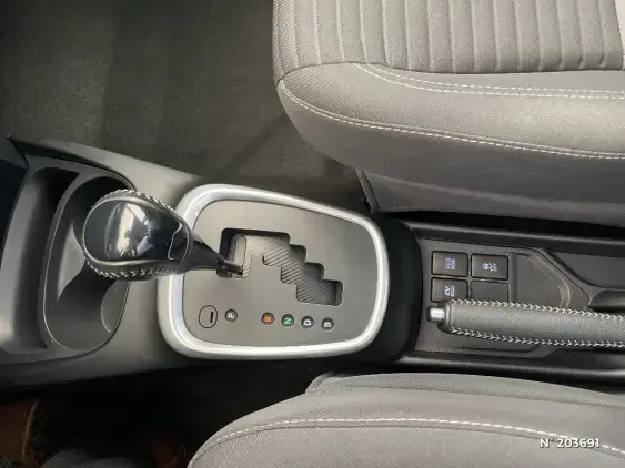 TOYOTA YARIS III - voiture d'occasion - Photo 32