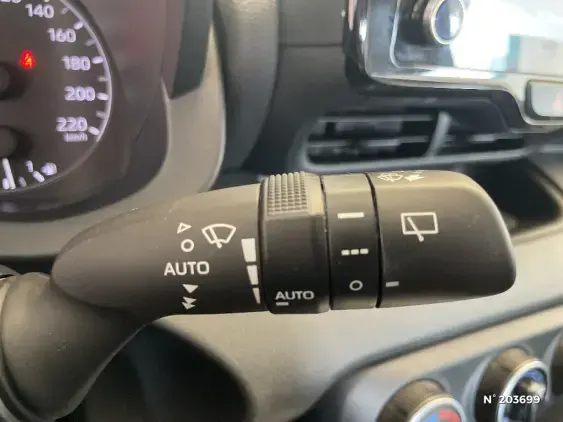 TOYOTA YARIS IV - voiture d'occasion - Photo 24