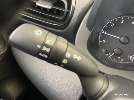 TOYOTA YARIS IV - voiture d'occasion - Photo 26