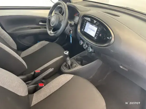 TOYOTA AYGO X - voiture d'occasion - Photo 10