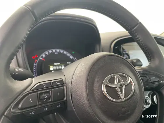 TOYOTA AYGO X - voiture d'occasion - Photo 28