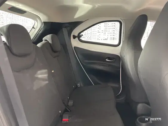 TOYOTA AYGO X - voiture d'occasion - Photo 11