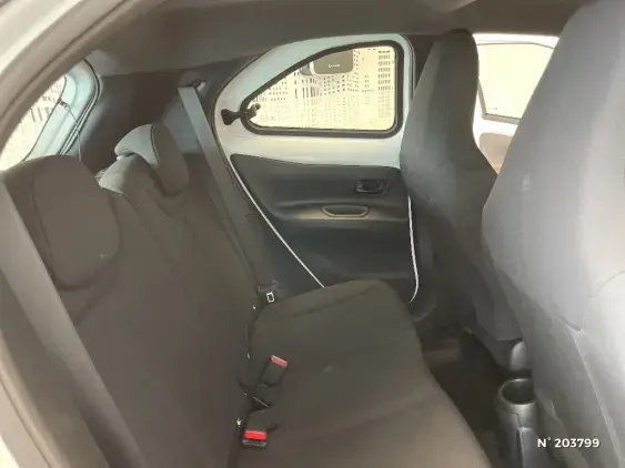 TOYOTA AYGO X - voiture d'occasion - Photo 11