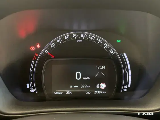 TOYOTA AYGO X - voiture d'occasion - Photo 12