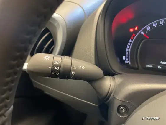 TOYOTA AYGO X - voiture d'occasion - Photo 27