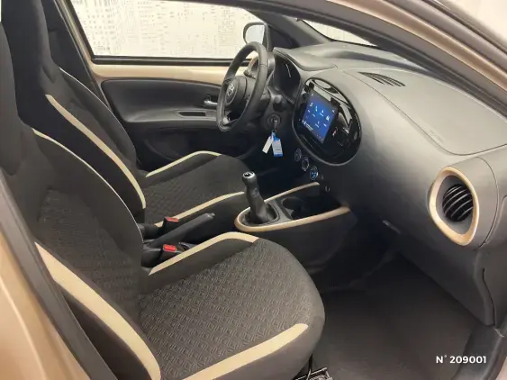 TOYOTA AYGO X - voiture d'occasion - Photo 10