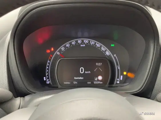 TOYOTA AYGO X - voiture d'occasion - Photo 12