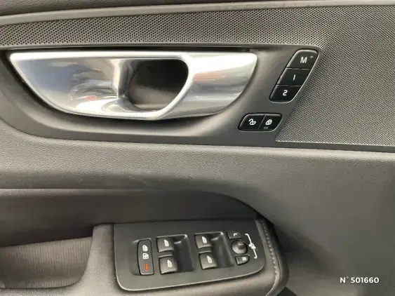 VOLVO XC60 II - voiture d'occasion - Photo 25