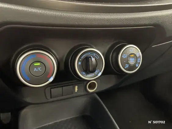 TOYOTA AYGO X - voiture d'occasion - Photo 26