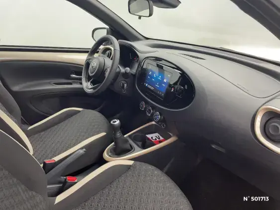 TOYOTA AYGO X - voiture d'occasion - Photo 10