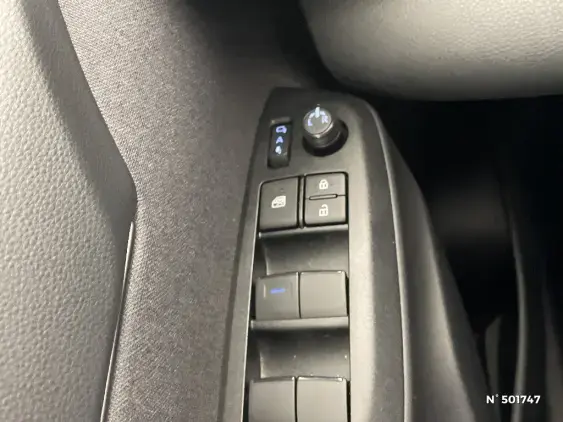 TOYOTA YARIS CROSS I - voiture d'occasion - Photo 32