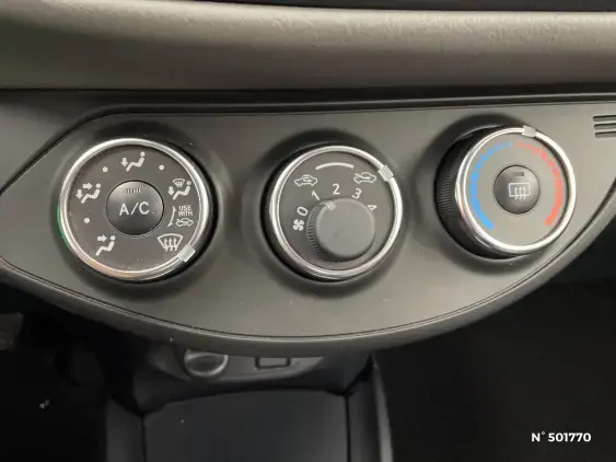 TOYOTA YARIS III - voiture d'occasion - Photo 30