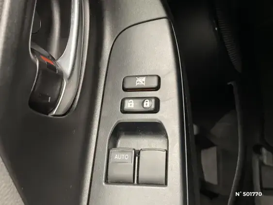 TOYOTA YARIS III - voiture d'occasion - Photo 32