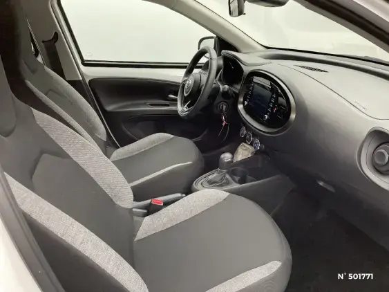 TOYOTA AYGO X - voiture d'occasion - Photo 10