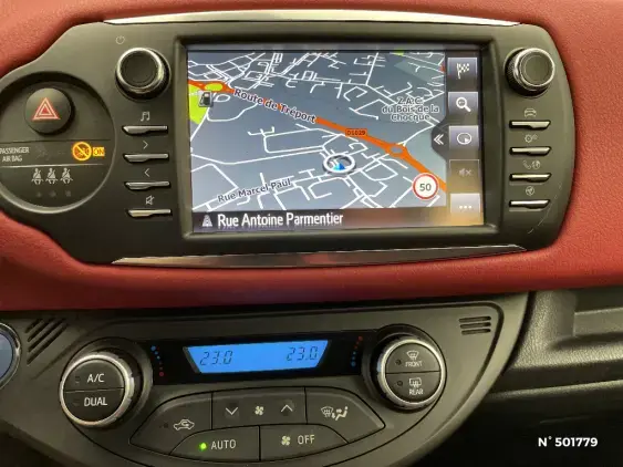 TOYOTA YARIS III - voiture d'occasion - Photo 13