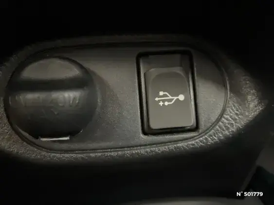 TOYOTA YARIS III - voiture d'occasion - Photo 27