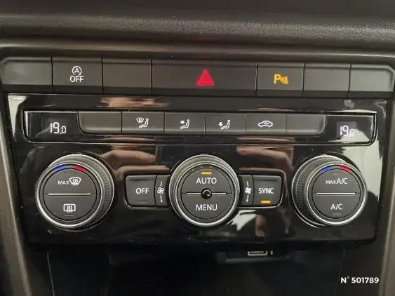 VOLKSWAGEN T-ROC - voiture d'occasion - Photo 28