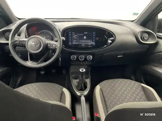 TOYOTA AYGO X - voiture d'occasion - Photo 9