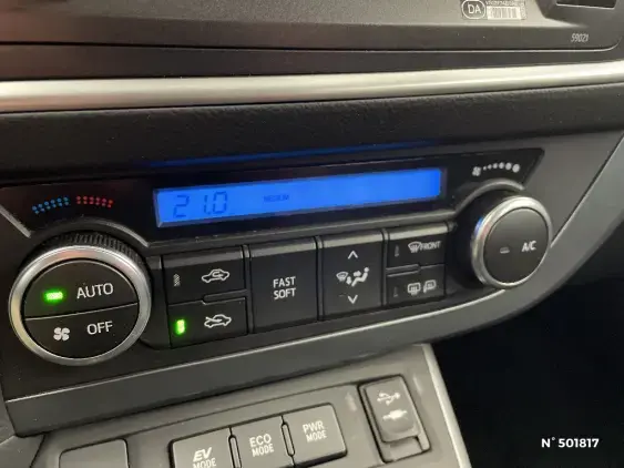 TOYOTA AURIS II - voiture d'occasion - Photo 25