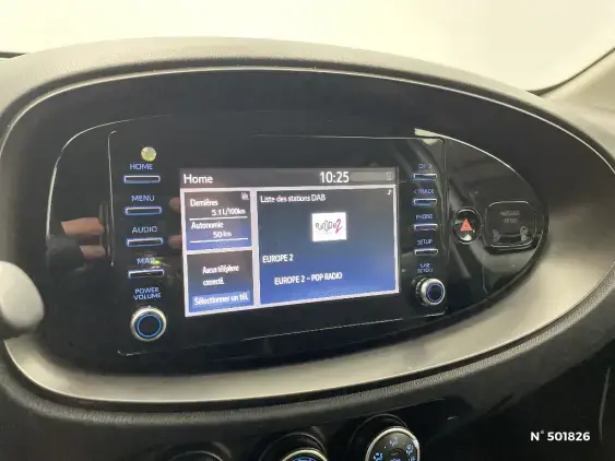 TOYOTA AYGO X - voiture d'occasion - Photo 13