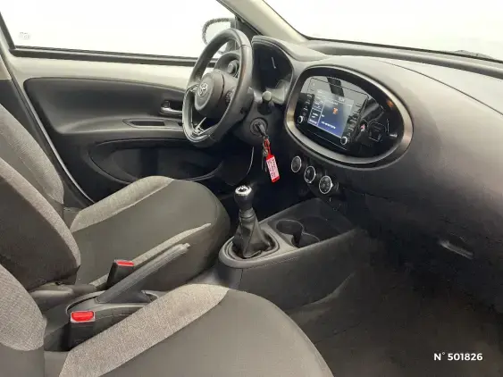 TOYOTA AYGO X - voiture d'occasion - Photo 10