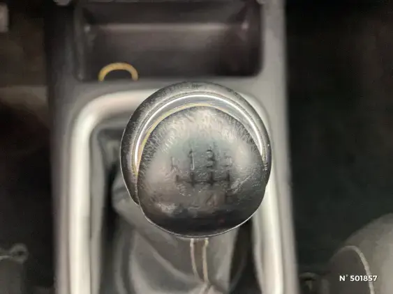 TOYOTA HILUX VIII - voiture d'occasion - Photo 30