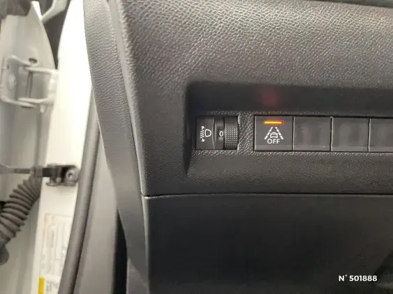 PEUGEOT 2008 II - voiture d'occasion - Photo 15