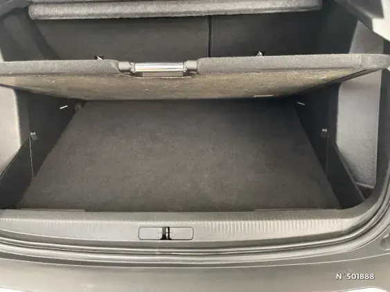 PEUGEOT 2008 II - voiture d'occasion - Photo 26