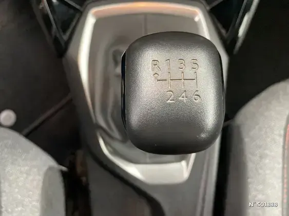 PEUGEOT 2008 II - voiture d'occasion - Photo 28