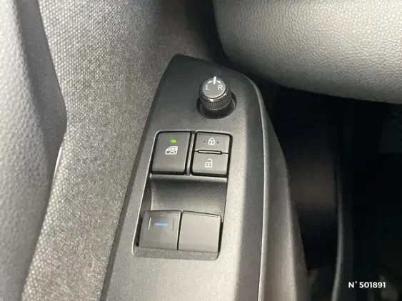 TOYOTA YARIS IV - voiture d'occasion - Photo 31