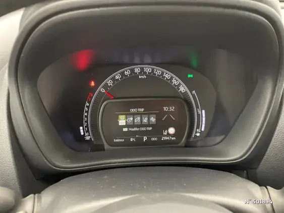 TOYOTA AYGO X - voiture d'occasion - Photo 12