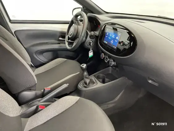 TOYOTA AYGO X - voiture d'occasion - Photo 10
