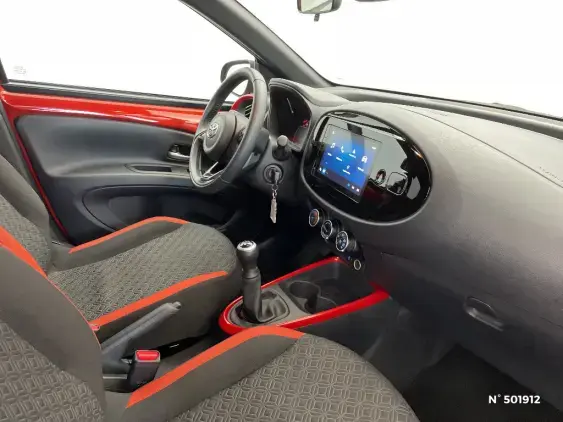TOYOTA AYGO X - voiture d'occasion - Photo 10
