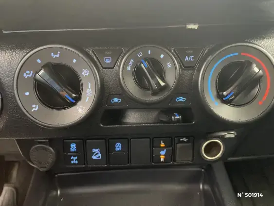 TOYOTA HILUX VIII - voiture d'occasion - Photo 15