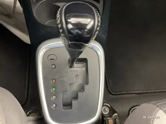 TOYOTA YARIS III - voiture d'occasion - Photo 26