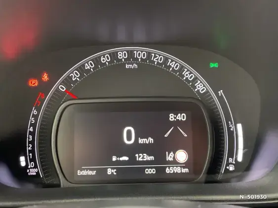 TOYOTA AYGO X - voiture d'occasion - Photo 12