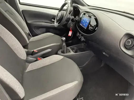 TOYOTA AYGO X - voiture d'occasion - Photo 10