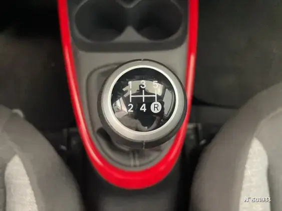 TOYOTA AYGO X - voiture d'occasion - Photo 28