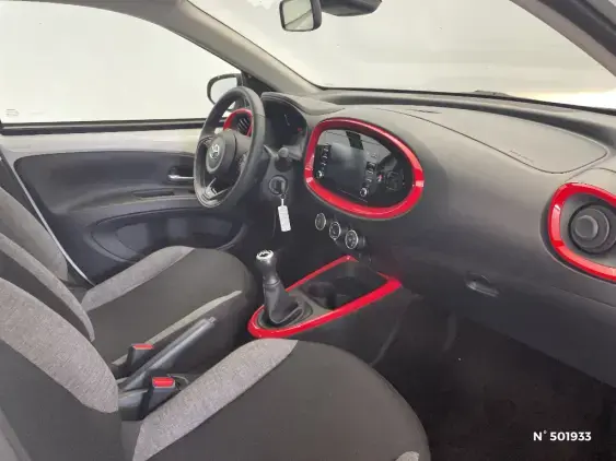 TOYOTA AYGO X - voiture d'occasion - Photo 10