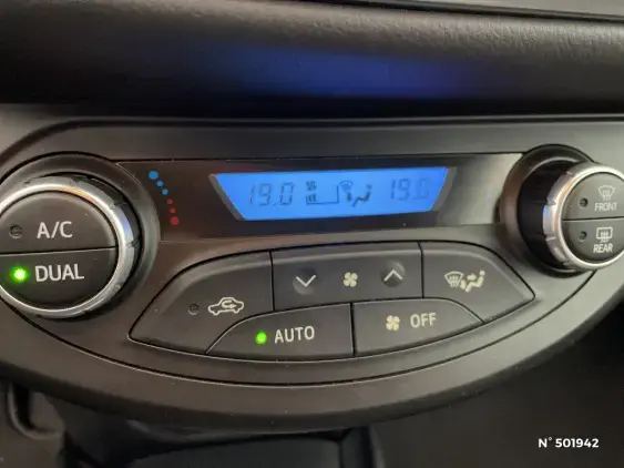 TOYOTA YARIS III - voiture d'occasion - Photo 29