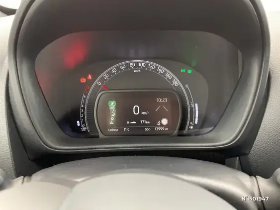 TOYOTA AYGO X - voiture d'occasion - Photo 12