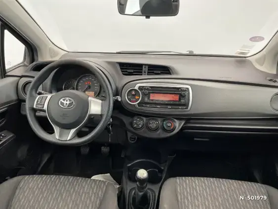 TOYOTA YARIS III - voiture d'occasion - Photo 9