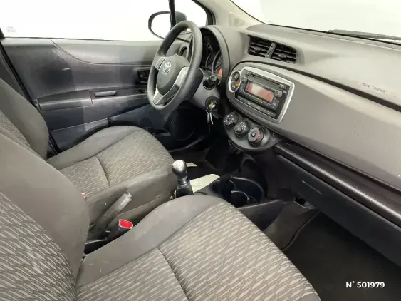 TOYOTA YARIS III - voiture d'occasion - Photo 10