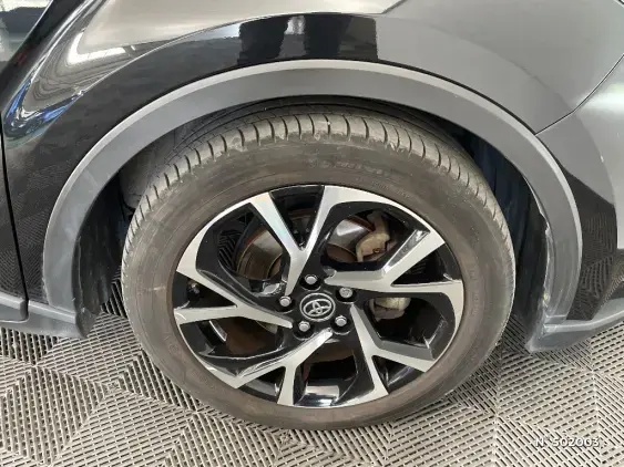 TOYOTA C-HR - voiture d'occasion - Photo 8