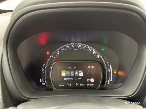 TOYOTA AYGO X - voiture d'occasion - Photo 12