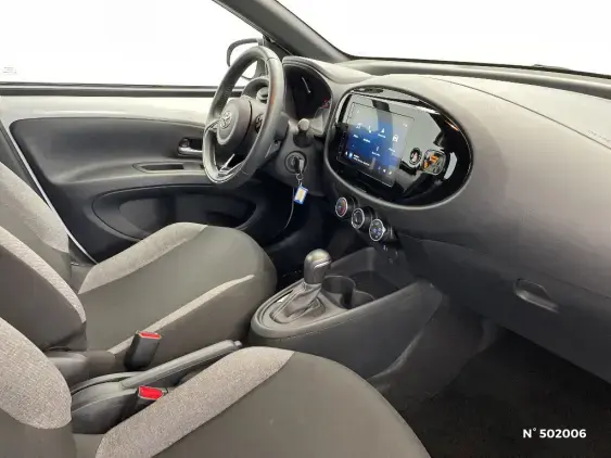 TOYOTA AYGO X - voiture d'occasion - Photo 10
