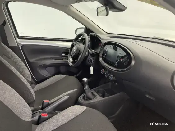 TOYOTA AYGO X - voiture d'occasion - Photo 10