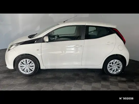 TOYOTA AYGO II - voiture d'occasion - Photo 2