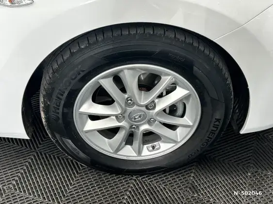 HYUNDAI i30 II - voiture d'occasion - Photo 8